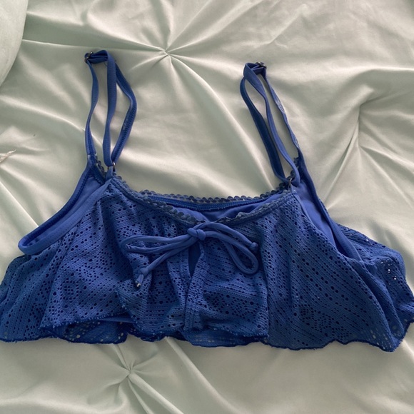 Blue Roxy bikini top - Picture 2 of 3